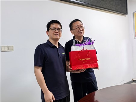 致敬韶華，感恩同行 